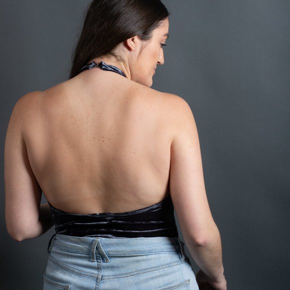 Charcoal Velvet Bodysuit by Forever 21 - Picture 4 of 11